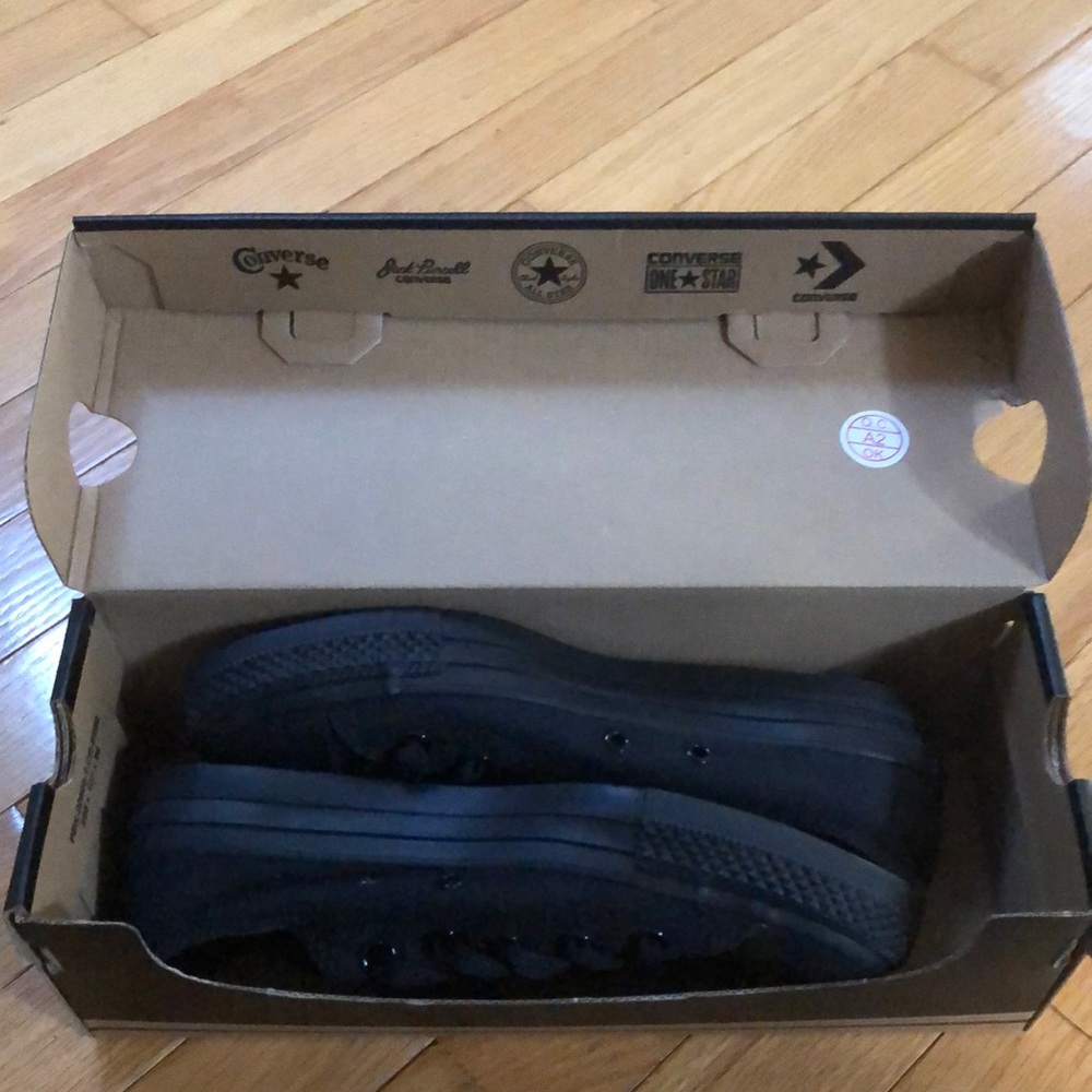 New Black Lowtop Converse